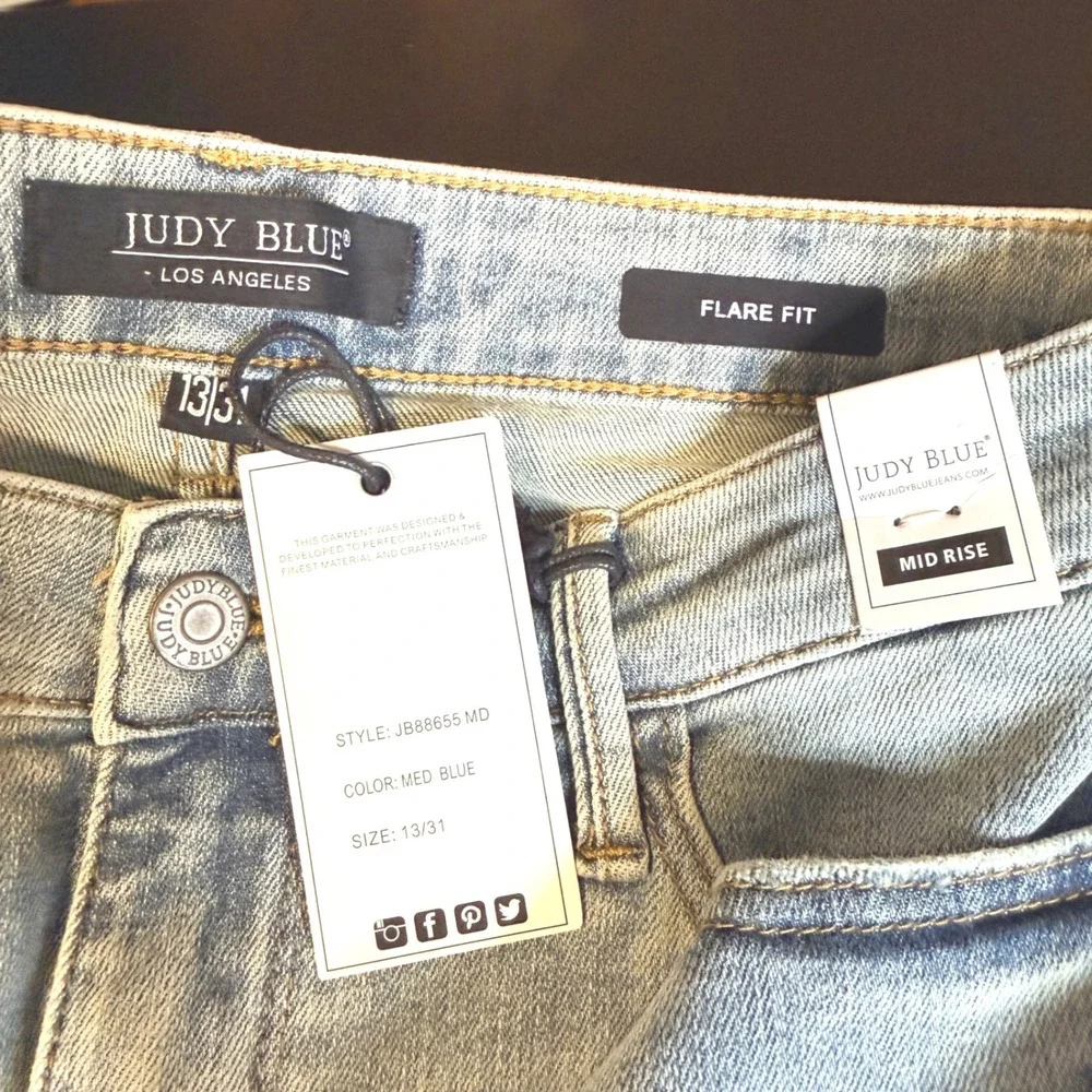 Judy Blue Flare Jeans 13/31 Medium Blue NWT Mid Rise JB88655 MD Stretch